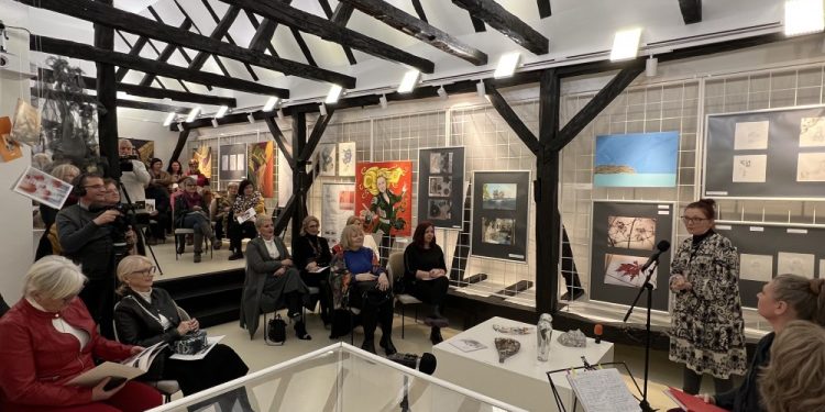 Oda ženskoj svestranosti