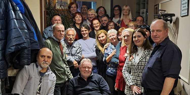 Pjesnička zahvalnost ženema