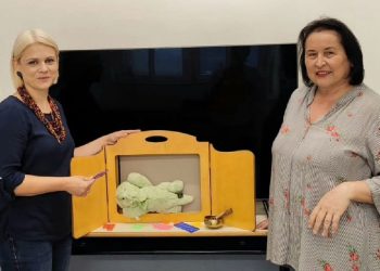 Profesorice iz Samobora pomoću japanskog kamišibaja promiču pripovijedanje