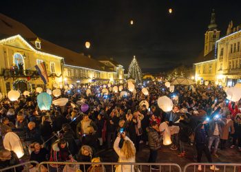 Ponoćni doček s lampionima