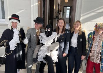 Zabava pod maskama za sve – od mamuta do robota