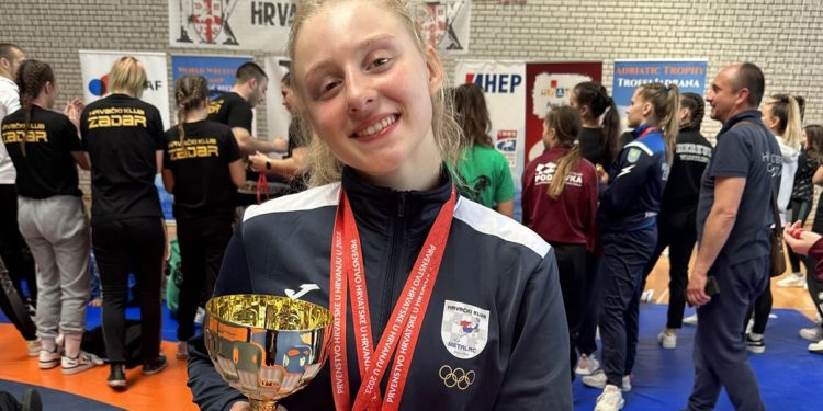 Iris Marija Šlatka zaslužila poziv u hrvačku reprezentaciju