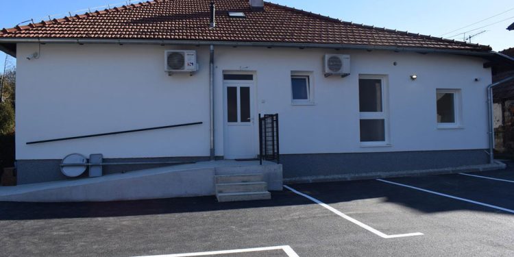 Vanjski i unutarnji prostor samoborskog Crvenog križa u novom ruhu