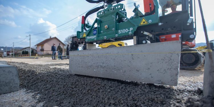 Oko 3 milijuna i 700 tisuća eura uloženo u gradske prometnice