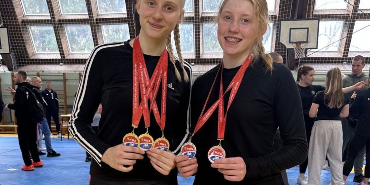 Iris Maria Šlatka trostruka prvakinja Hrvatske u hrvanju, Nikolini Šlatka juniorsko zlato i kadetska bronca!