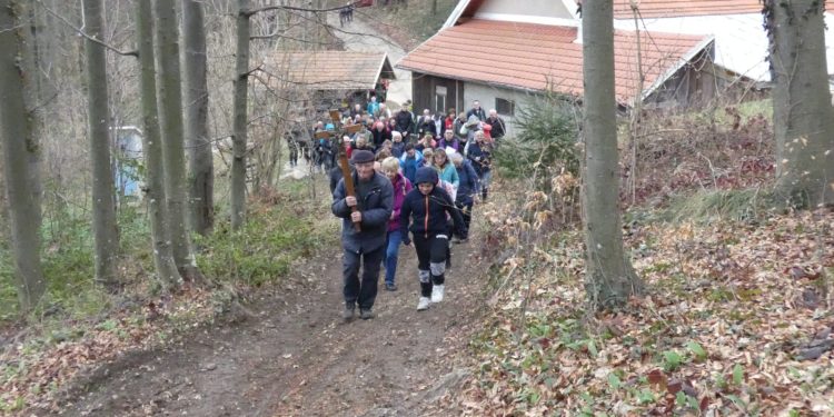 Korizmeni križni put na Lovniku