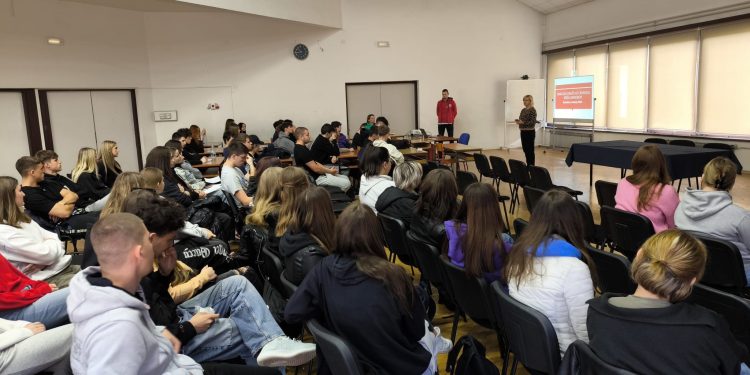 Edukacija za samoborske srednjoškolce o darivanju krvi