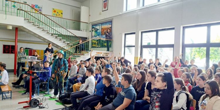 “Langovci” put podzemlja na zanimljivom predavanju