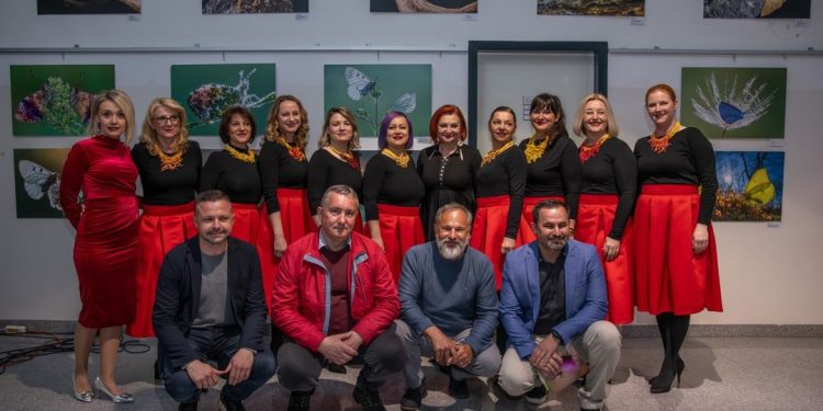 Fotografijama leptira ukrasili Autobusni kolodvor