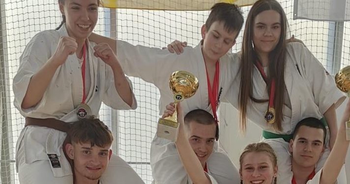 Niko Stojanović sa zlatom i u katama i u borbama
