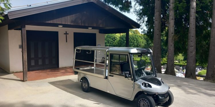 Električno vozilo za ispraćaj pokojnika