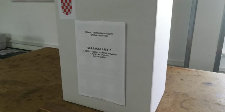 Produljeno vrijeme glasanja na 8 biračkih mjesta