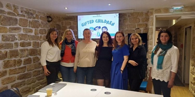 Samoborski učitelji iz “bogumilca” na edukaciji u Parizu