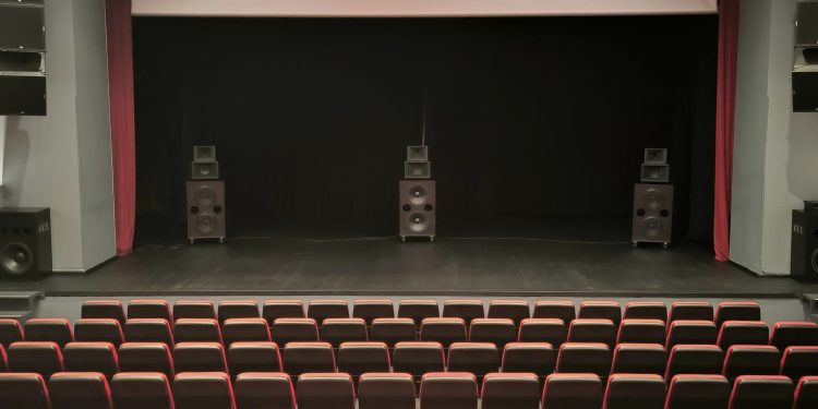 Obnovljena pozornica u Kinu Samobor