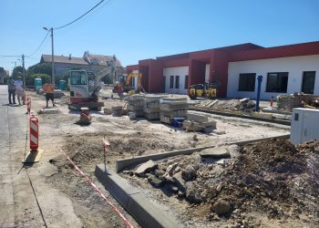 Parkiralište u Zajčevoj u Samoboru i asfalt u Trkešima u Bregani