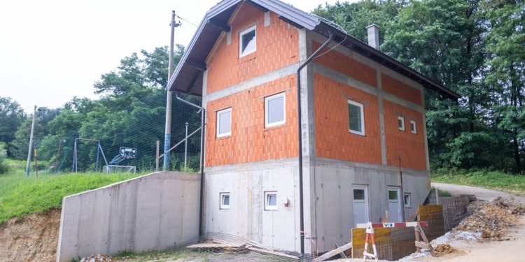 Uređuje se društveni dom u Podgrađu