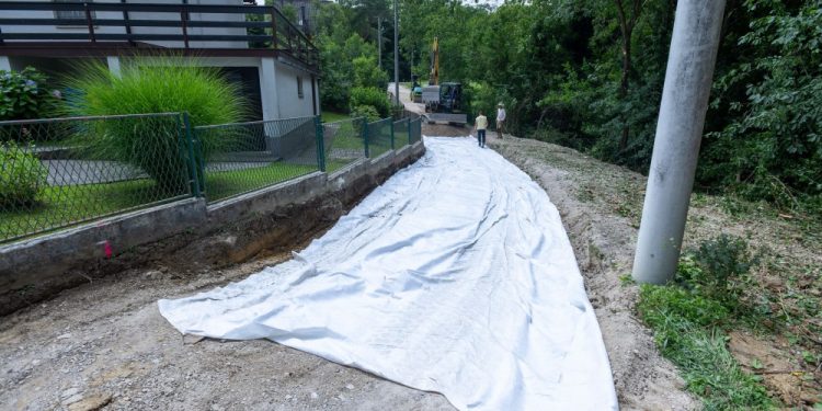 Uređuje se Bregančev put u Rakovom Potoku
