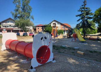 Uređuju se dječja igrališta u Gradni i Klokočevcu