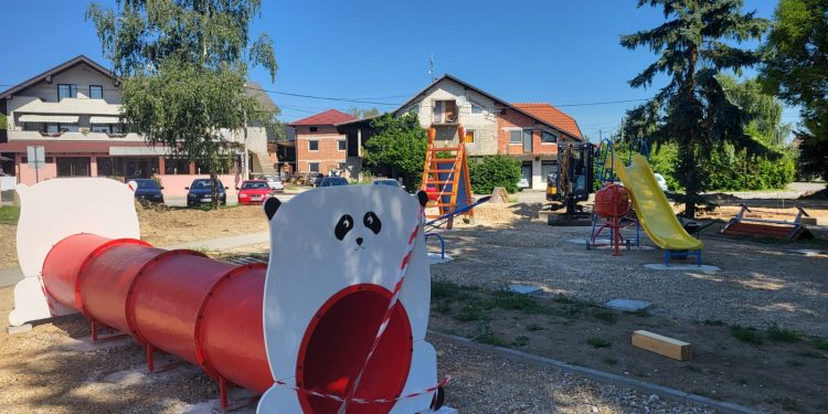 Uređuju se dječja igrališta u Gradni i Klokočevcu