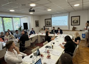 Kratki i jednoglasni