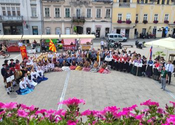 Maestralni folkloraši