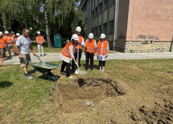 Položen kamen temeljac za novu školsku zgradu i sportsku dvoranu