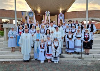 Božja prisutnost kroz Majku Božju