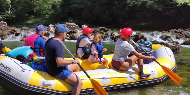 Splavarili Kupom, uživali u kampiranju