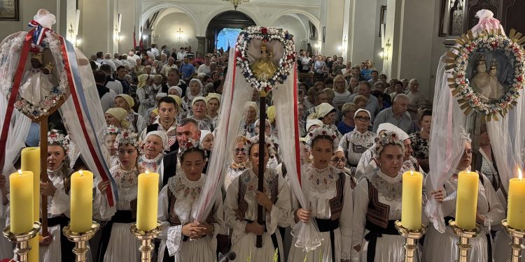 Zagovornim molitvama zahvalimo na domovini koju baštinimo