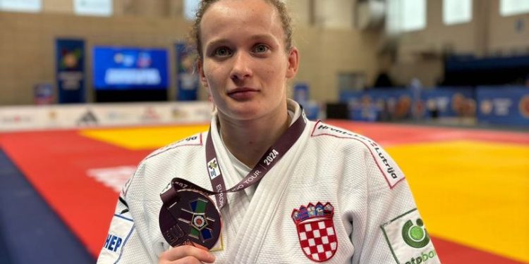 Dori Bortas bronca u Podgorici, mladim judašima iskustvo u Kaštelima