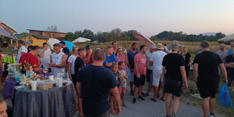 Uz piletinu na roštilju i ovaj se put uživalo u Vrbovcu