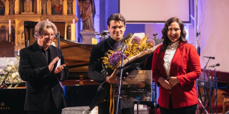 Nagrade otišle u ruke Mateja Mijalića i Ivana Petrovića-Poljaka