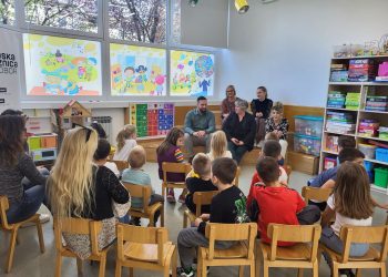 Komunikacijska ploča u Gradskoj knjižnici Samobor za bolje sporazumijevanje djece