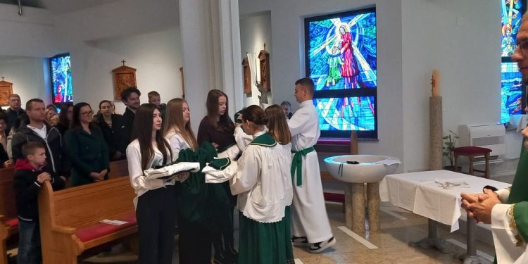 Hod za Krista Kralja i novi ministranti u Domaslovcu