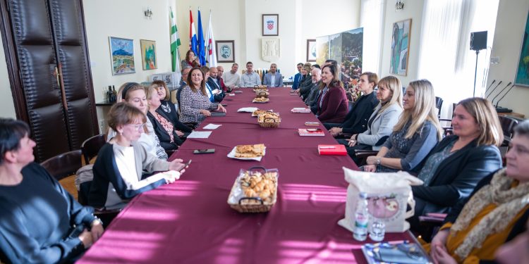 Prijateljski susret gradskih uprava Samobora i Novske