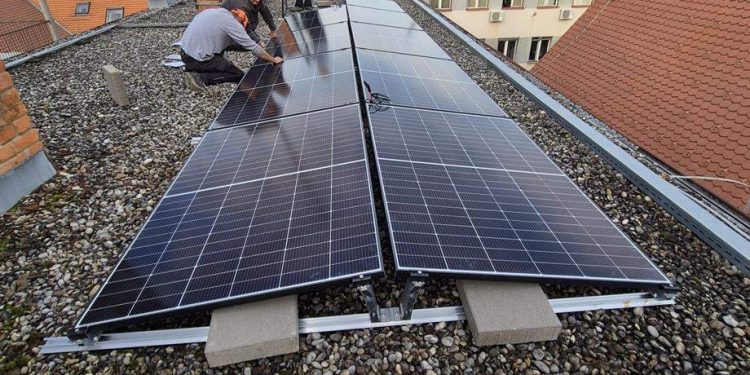 Počelo postavljanje solarnih elektrana na zgrade društvene namjene