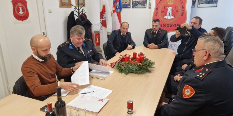 Donacija RC Samobor samoborskim vatrogascima