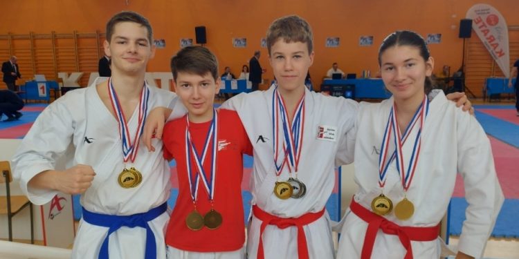 15 zlata, 4 srebra i 5 bronci za Karate klub Samobor