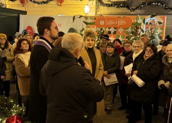 Upaljena svijeća mira i spasenja