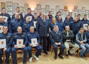 Nakon usavršavanja, svečano uručene diplome vatrogascima