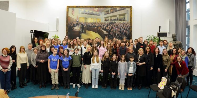 Ema i Maša Čavlović u Hrvatskom saboru o toleranciji i različitosti