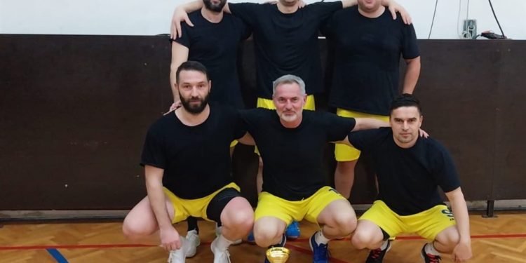 “Gospodari svjetla” osvjetlali nogometni obraz