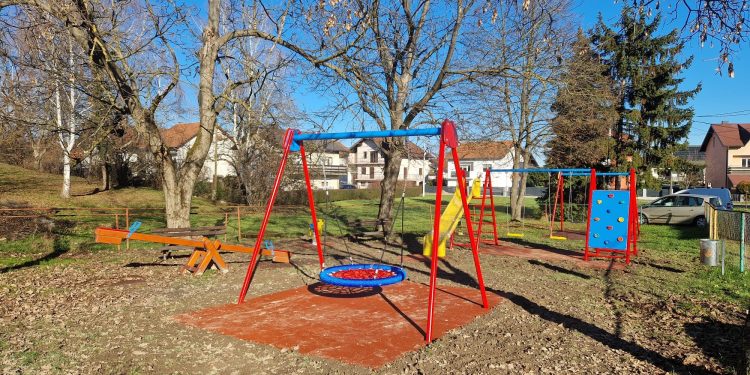 Nova igrala na dječjim igralištima