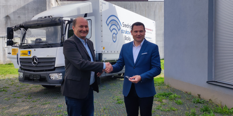 Novo vozilo za učenike Srednje strukovne škole Samobor