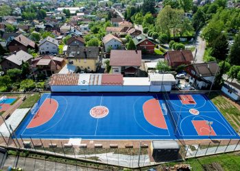 Otvorenje uređenog igrališta u Langovoj