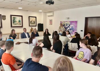 Učenici sa Sardinije u Svetoj Nedelji