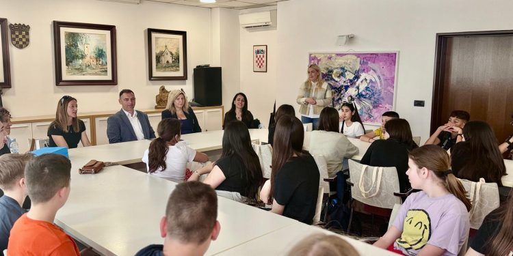 Učenici sa Sardinije u Svetoj Nedelji