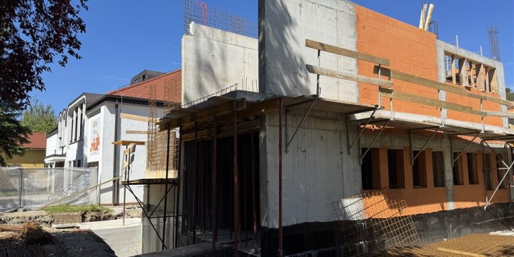 Gradilište nove zgrade samoborske glazbene škole obišao župan Kožić sa suradnicima