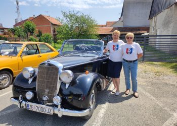 Retro nedjelja uz brojne oldtimere