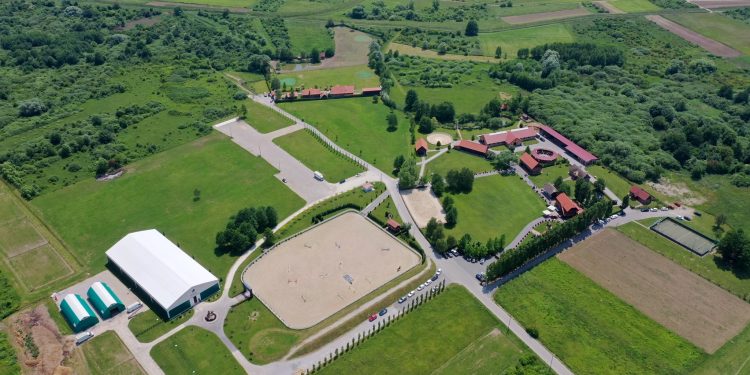 Etno farma Mirnovec besplatno zbrinjava konje s Hipodroma